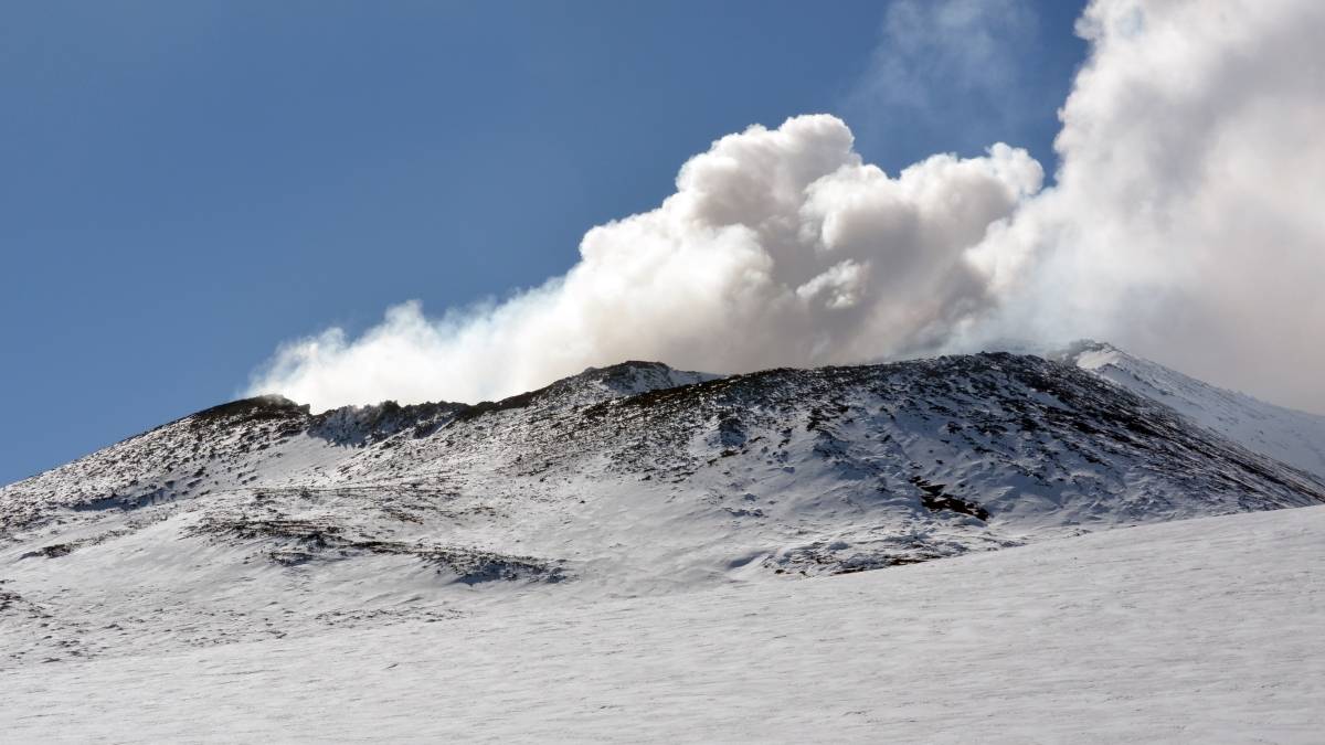 Wulkan Erebus na Antarktydzie. Fot. Peter Rejcek.