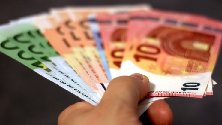 Słowacja. Zaszczepieni seniorzy powyżej 60 roku życia otrzymają 300 lub 200 euro