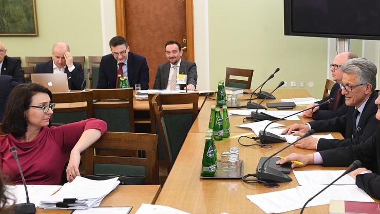 Sejmowa komisja przyjęła poprawki PiS i PO do ustawy o Sądzie Najwyższym