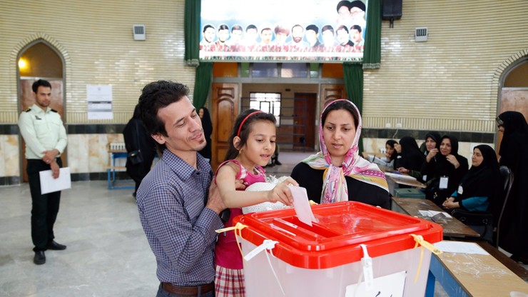 Wybory w Iranie wygrali sojusznicy prezydenta