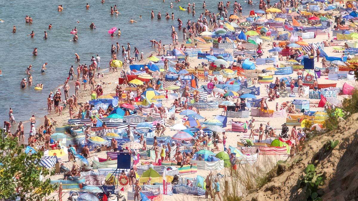 Tłumy ludzi na bałtyckich plażach. Czegoś takiego dawno nie było