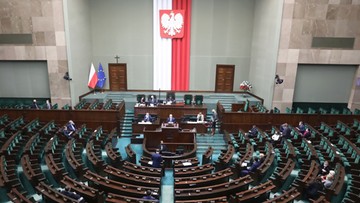 Lewica działa w "ograniczonym składzie". Kolejnych dwóch polityków zakażonych koronawirusem