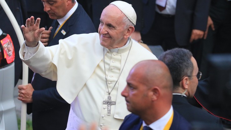 "Teraz nie ma żadnego dowodu". Wypowiedź papieża oburzyła ofiary molestowania przez duchownego z Chile