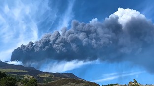 09.07.2021 06:00 Erupcje Etny stały się gwałtowne i widowiskowe. Mieszkańcy zaczęli się poważnie niepokoić [WIDEO]