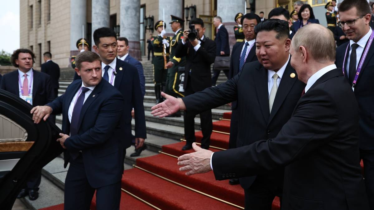 Obsesyjne środki bezpieczeństwa. Obsługa Kim Dzong Una zaciera ślady