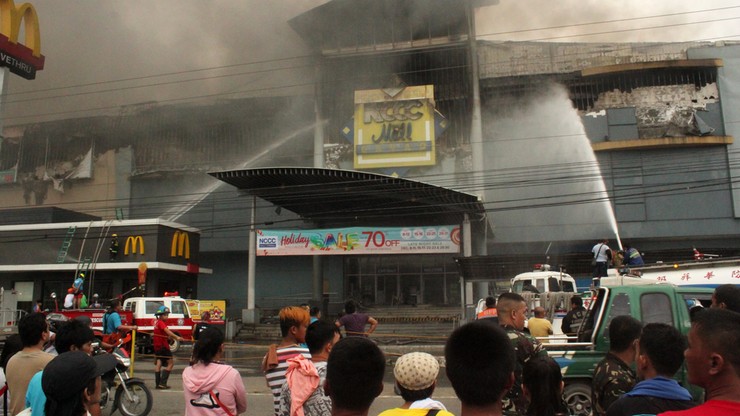 Pożar w centrum handlowym na Filipinach. Są doniesienia o 37 ofiarach