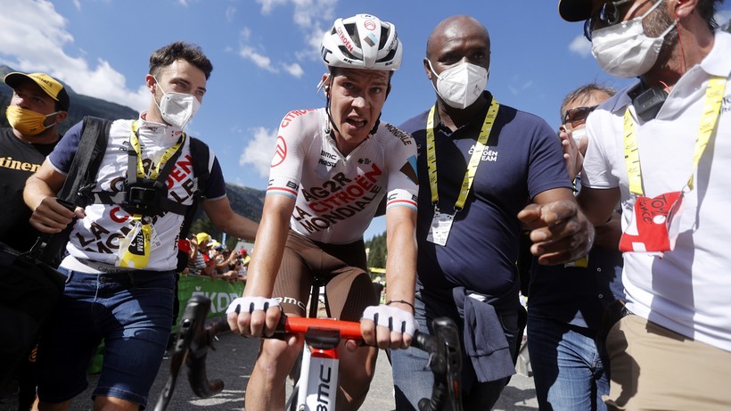 Tour de France: Bob Jungels wygrał etap, Tadej Pogacar nadal liderem