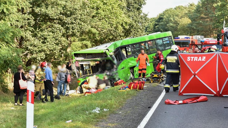 Zielona Góra. Zderzenie busa z autobusem. Jedna osoba zginęła, kilkadziesiąt jest rannych