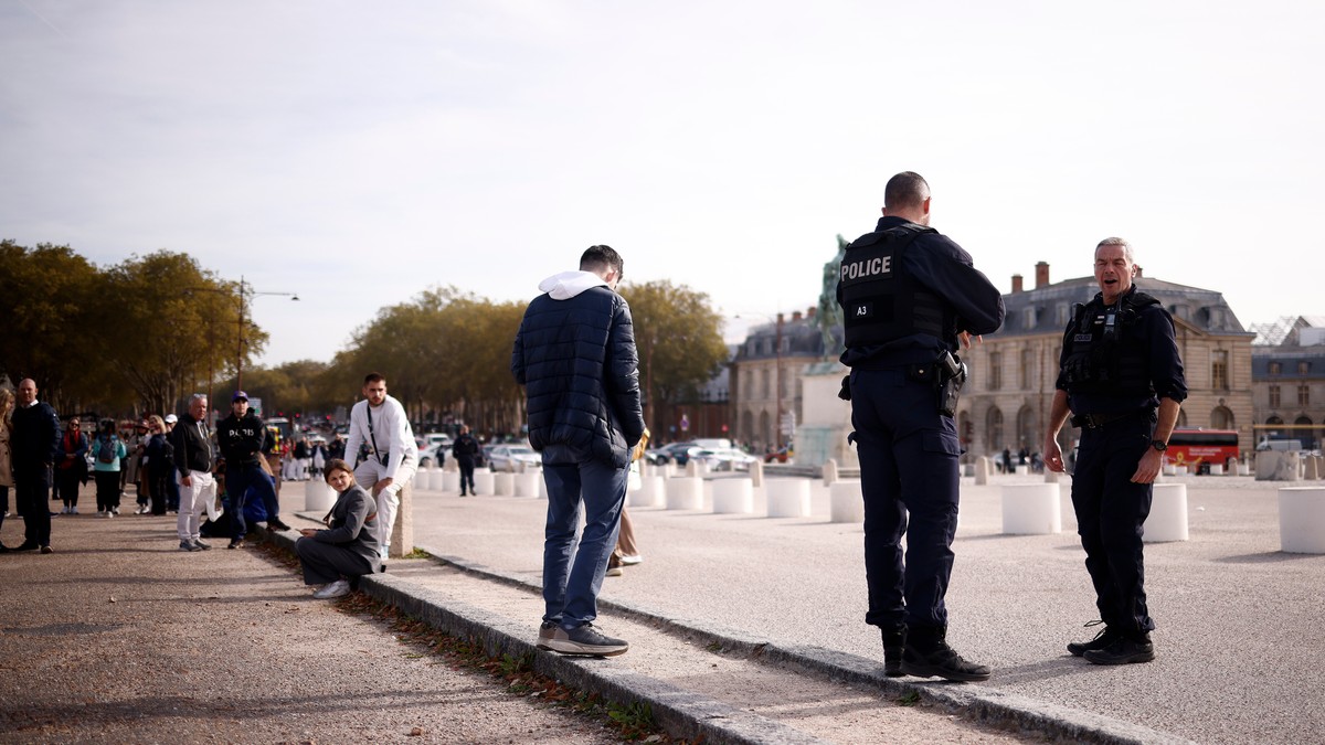 France.  Quatre aéroports ont été évacués en raison d’une alerte à la bombe