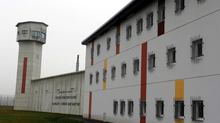 Francja: trzeci dzień z rzędu trwa blokada więzienia w Conde-sur-Sarthe