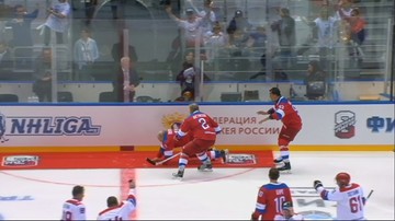 Putin hokeista strzelił 8 (albo 9) bramek, a potem przewrócił się na oczach trybun