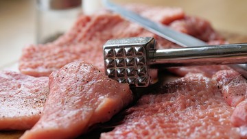 Inspekcja Weterynaryjna: mięso z nielegalnego uboju chorych krów trafiło do obrotu 