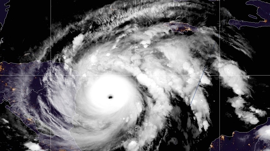 Zdjęcie satelitarne huraganu Iota. Fot. NASA.