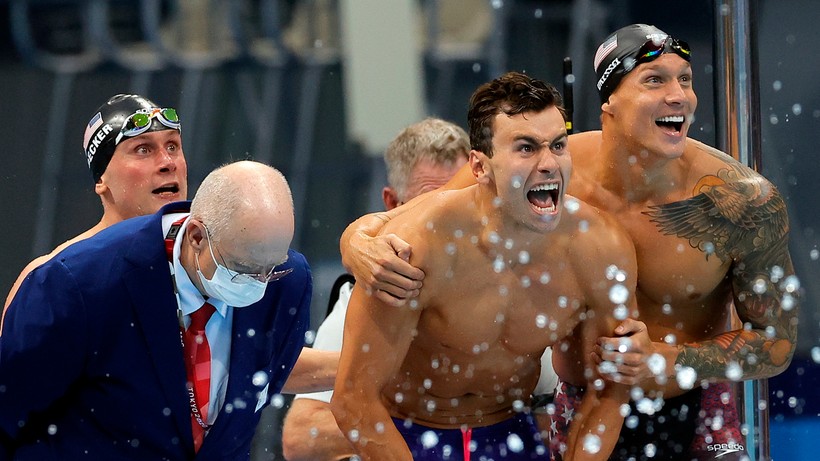 Tokio 2020: Amerykańscy pływacy triumfowali na 4x100 m st. dowolnym