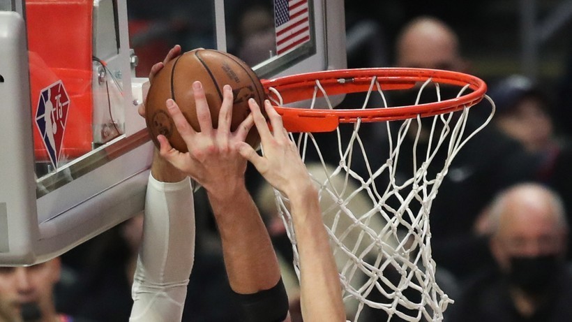 NBA: Zła seria San Antonio Spurs trwa. Jeremy Sochan nie zagrał w meczu z Phoenix Suns