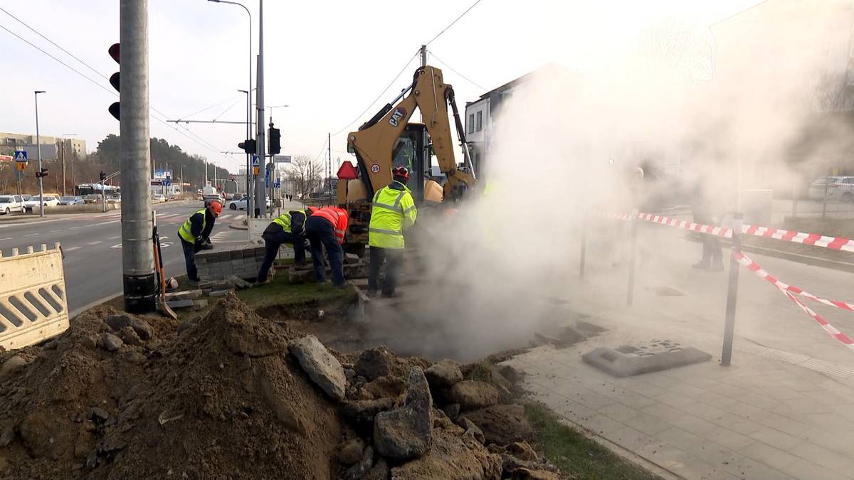 Mieszkańcy Gdyni bez ogrzewania i wody. Służby nadal usuwają awarię