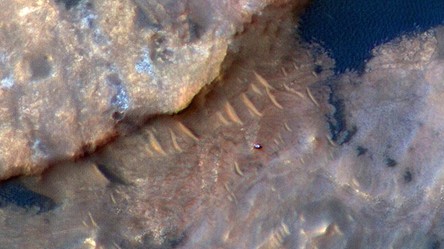 Satelita NASA wykrył na Marsie i uwiecznił na zdjęciu robota Curiosity