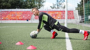 09.07.2020 07:00 16-letni piłkarz porażony piorunem podczas rozgrzewki na stadionie. Błysk, grzmot i kłęby dymu