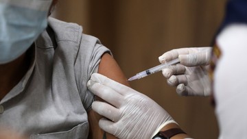 Zbadano skuteczność szczepionek Pfizera i Moderny po 7 miesiącach od ich podania