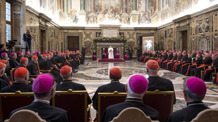Jeden z kardynałów otrzymywał przez lata 35 tys. euro miesięcznie. Włoskie media o skandalu w Watykanie