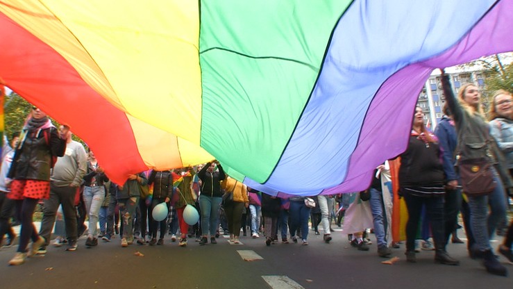 Warszawski ratusz planuje kartę LGBT+. PiS zarzuca, że miasto zajmuje się kwestiami ideologicznymi
