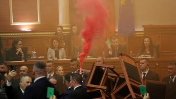Niebezpieczne głosowanie nad ustawą budżetową w Albanii. Opozycja wznieciła pożar