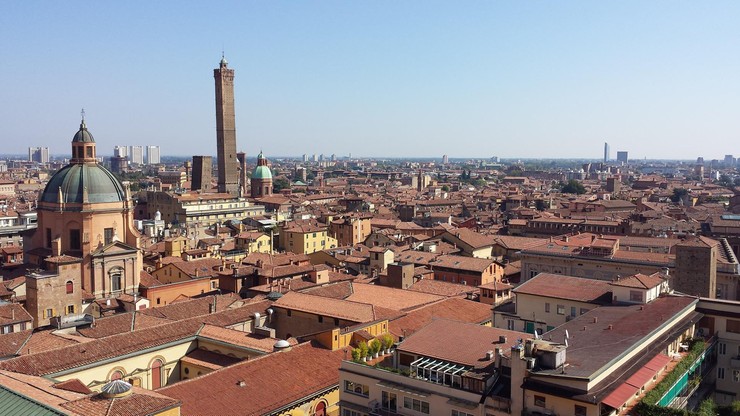 Włochy: Służby ostrzegają przed oszustami. Naciągają turystów na wynajmowanie mieszkań