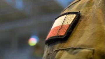 Uwodzi, wzbudza zaufanie i wyłudza pieniądze. Polski żołnierz oszustem