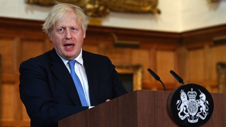 Boris Johnson: kolejny etap to zniesienie niemal wszystkich restrykcji