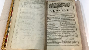 Egzemplarz najstarszego wydania dramatów Szekspira odnaleziony w zamku na Wyspie Węży