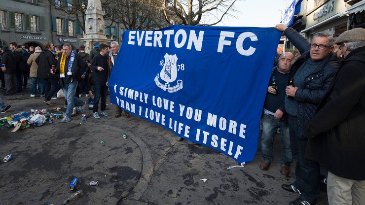 Alkomaty, areszt i brak reakcji na przemoc. Kibice Evertonu fatalnie potraktowani podczas wyjazdu