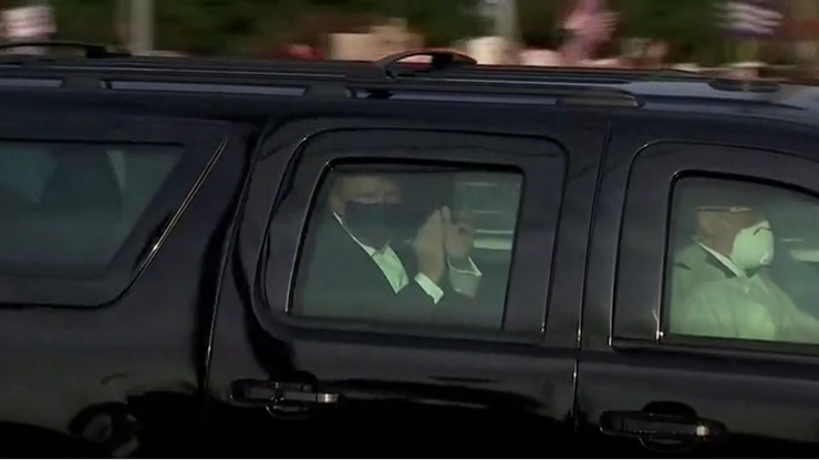 Donald Trump zakażony koronawirusem. Z limuzyny pozdrawiał swoich fanów
