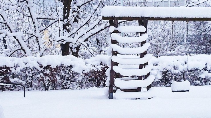 Po opadach śniegu ponad 3 tys. gospodarstw na Podkarpaciu bez prądu