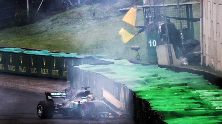 Formuła 1: Wypadek Hamiltona! Bottas wygrał kwalifikacje w Brazylii