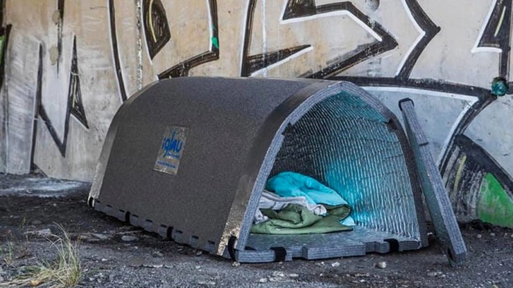 Toruń. Namioty termoizolacyjne dla osób w kryzysie bezdomności. Mają pomóc przetrwać chłody