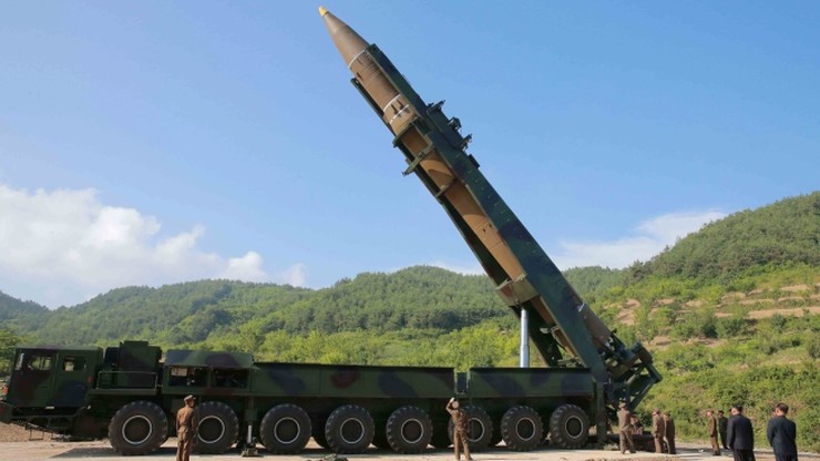 Dowódcy USA i Korei Płd. o "możliwościach reakcji militarnej" po kolejnej próbie rakietowej Korei Płn.