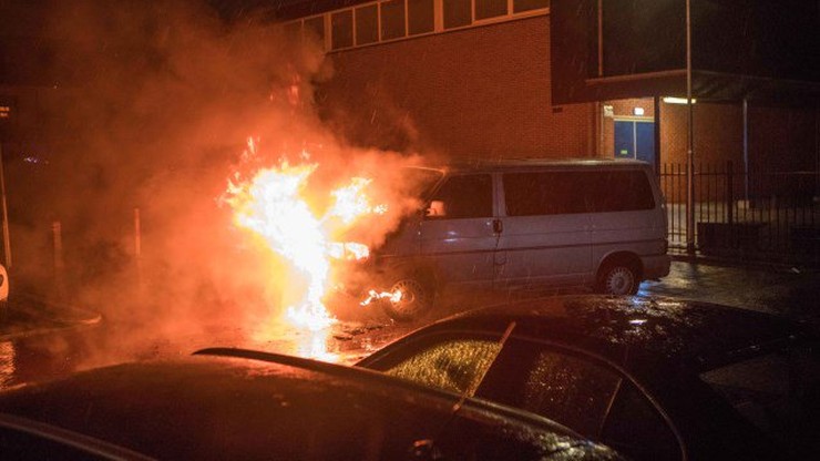 Holandia: spłonął bus należący do Polaka. Służby nie wykluczają podpalenia