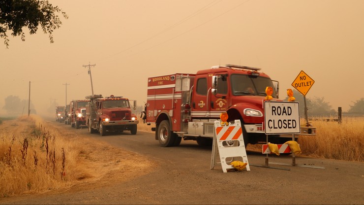Strażacy walczą z pożarem w Kalifornii. Ogień strawił już ponad 28 tysięcy hektarów