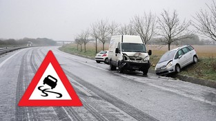 07.12.2019 09:00 Marznący deszcz wywołuje chaos na drogach. Na autostradzie A4 kilkanaście aut leży w rowach