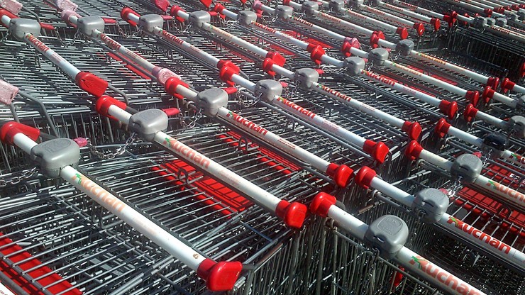 Będzie kontrola w Auchan. Minister chce sprawdzić czy żądano deklaracji pobierania 500+