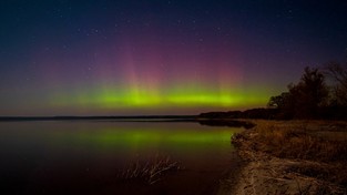 14.03.2022 05:54 Zielono-czerwona zorza polarna tańczyła minionej nocy nad całą Polską. Zobacz zdjęcia