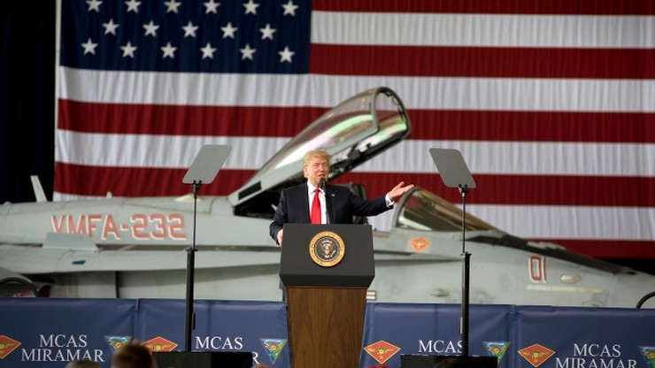 Trump zapowiada lot na Marsa i powstanie amerykańskich "sił kosmicznych"