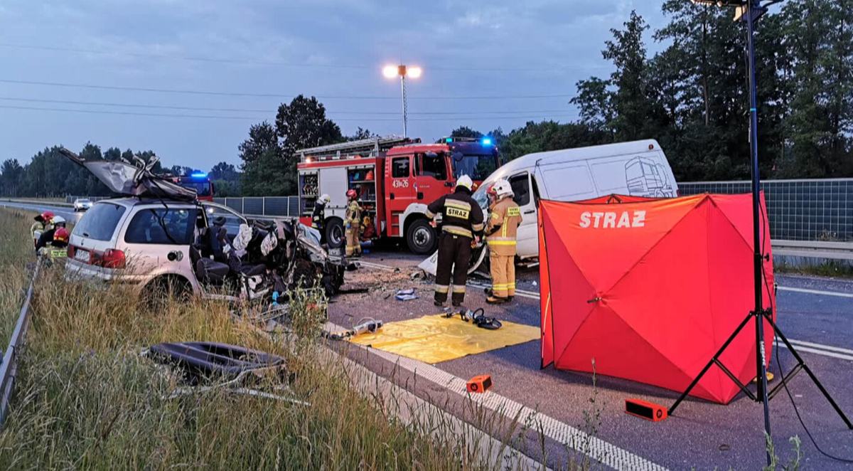 Dąbrowa Tarnowska. Wypadek na obwodnicy miasta. Nie żyją trzy osoby