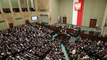 PiS i Konfederacja z większością w Sejmie. Najnowszy sondaż sygnałem alarmowym dla rządzących