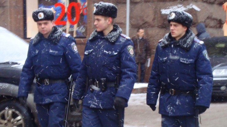 Policjant postrzelony podczas zamieszek przed sądem w Kijowie
