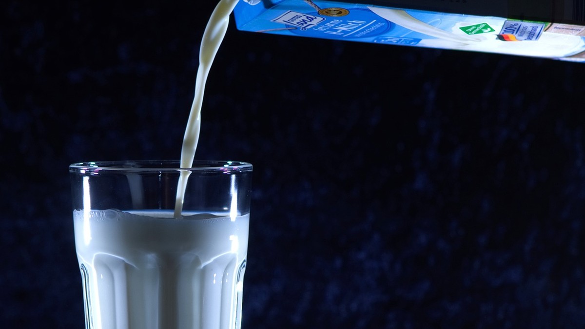 Wielka Brytania: Marks&Spencer usuwa daty przydatności z mleka. W imię ekologii