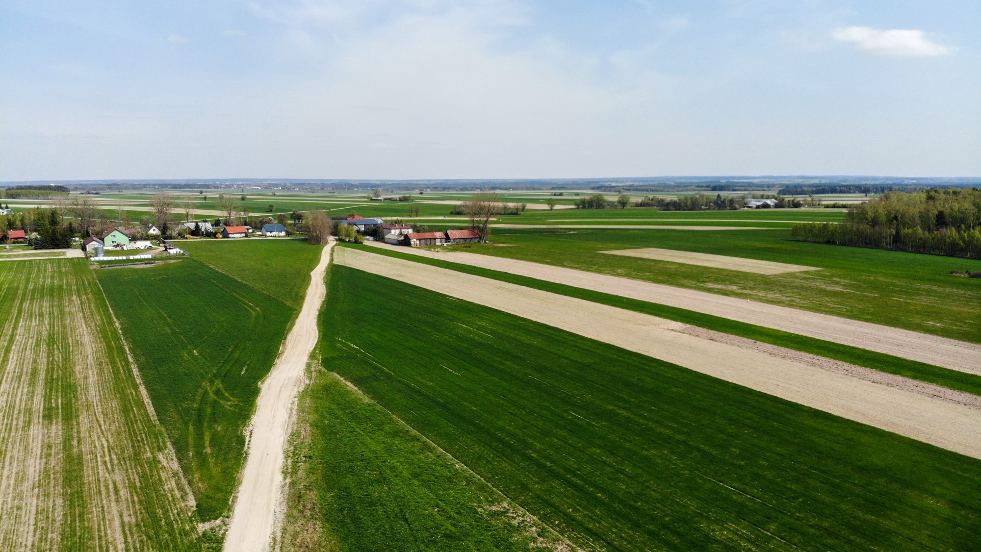 Wiosna w Polsce okiem drona - zdjęcie 25