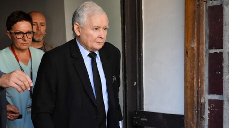 Jarosław Kaczyński opuścił szpital. "Dalsze leczenie będzie prowadzone w trybie ambulatoryjnym"