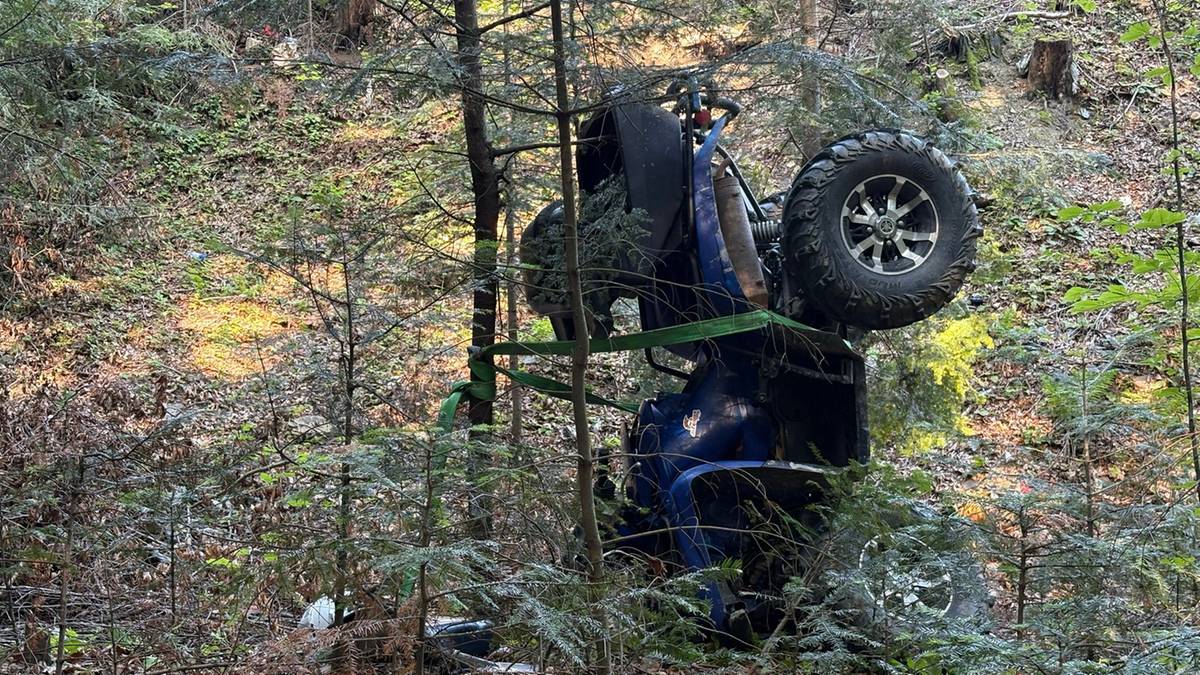 Quad runął w przepaść. Dwie osoby walczą o życie