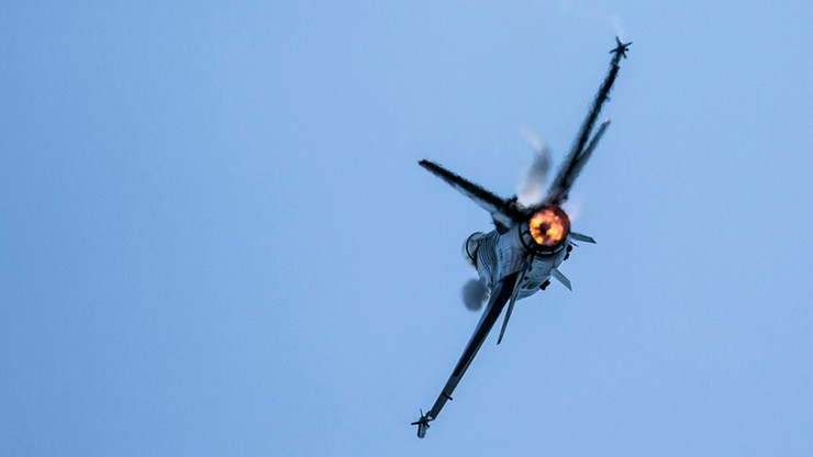 Agencja Dogan: Tureckie F-16 w pościgu za domniemanymi puczystami